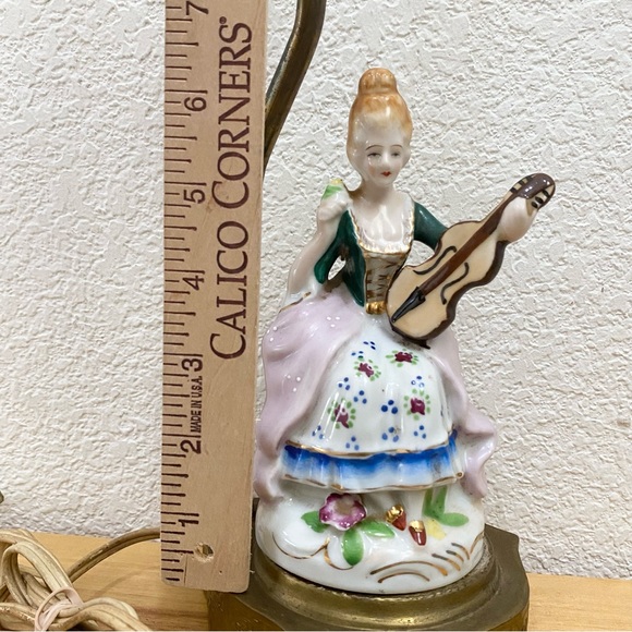 Antique Victorian Lady with Violin Porcelain Decorative Table Lamp - Picture 4 of 16